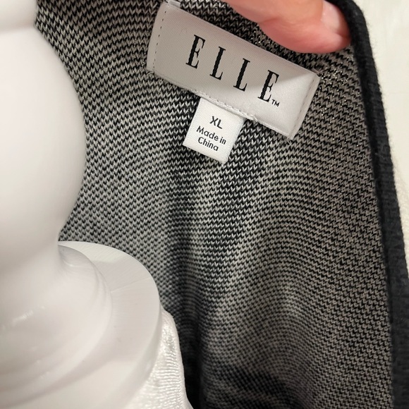 ELLE mid length cozy cardigan black & white . Small stain. Size XL smoke free - Picture 7 of 7